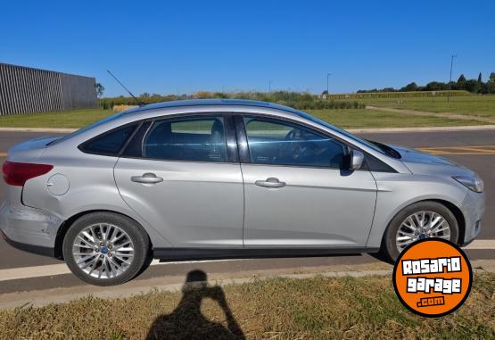 Autos - Ford Focus SE Plus 2.0 2016 Nafta 245000Km - En Venta