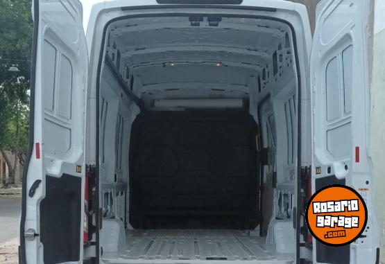Utilitarios - Ford Transit 2021 Diesel 4900Km - En Venta