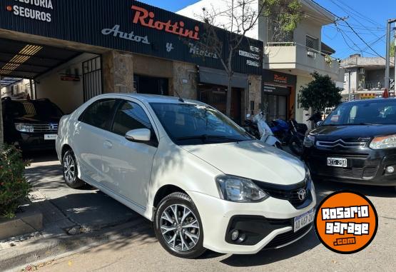 Autos - Toyota ETIOS XLS L/18 2019 Nafta 115000Km - En Venta