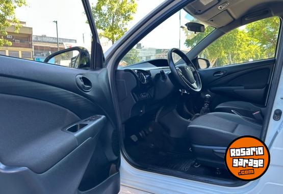 Autos - Toyota ETIOS XLS L/18 2019 Nafta 115000Km - En Venta
