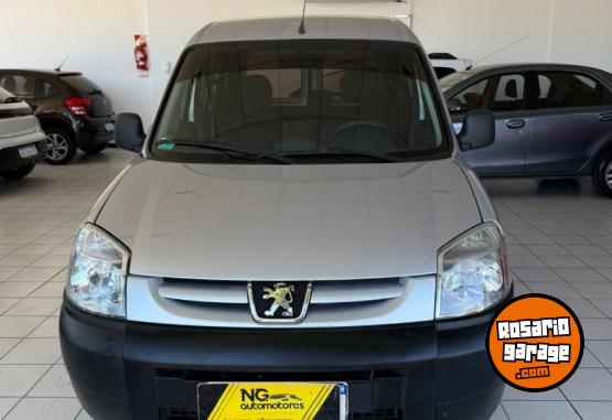 Utilitarios - Peugeot Partner Furgon Mixto 2019 Diesel 76000Km - En Venta