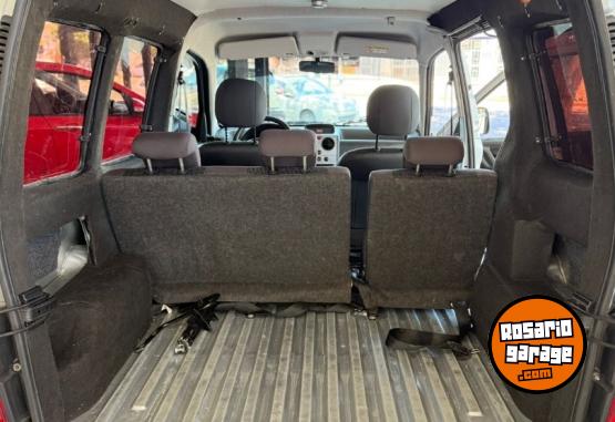 Utilitarios - Peugeot Partner Furgon Mixto 2019 Diesel 76000Km - En Venta