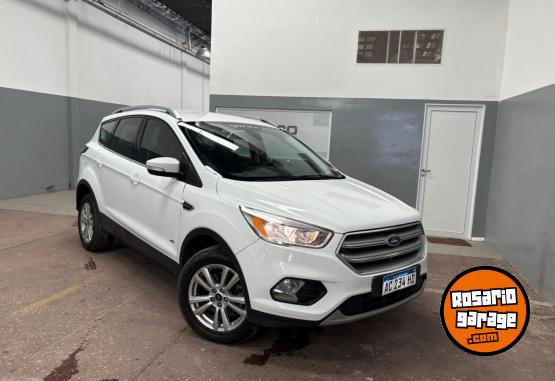 Camionetas - Ford Kuga Sel 2.0 4x4 2018 Nafta 95000Km - En Venta