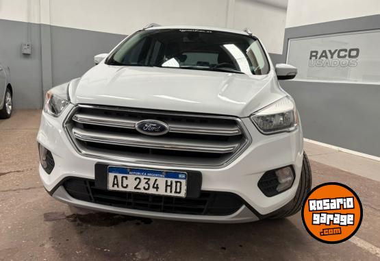 Camionetas - Ford Kuga Sel 2.0 4x4 2018 Nafta 95000Km - En Venta