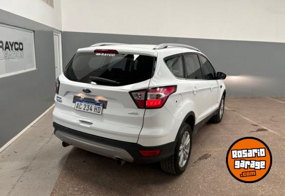 Camionetas - Ford Kuga Sel 2.0 4x4 2018 Nafta 95000Km - En Venta