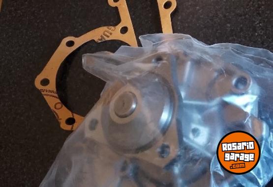 Accesorios para Autos - Vendo bomba de agua renault - En Venta