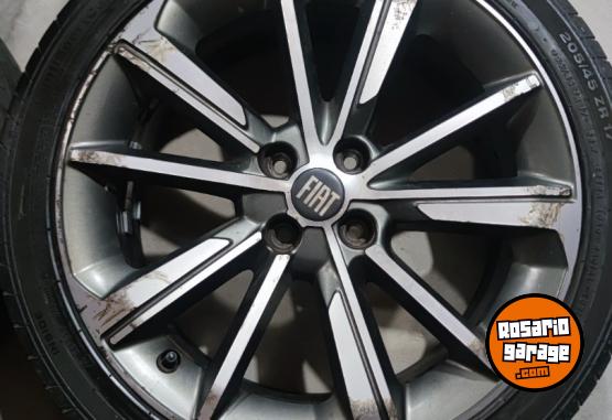 Accesorios para Autos - Llantas 17 Fiat Cronos Originales con Cubiertas $650.000 las 4. NO BAJO PRECIO - En Venta