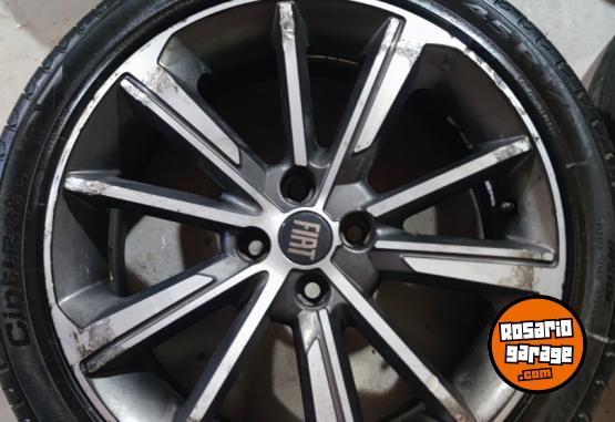 Accesorios para Autos - Llantas 17 Fiat Cronos Originales con Cubiertas $650.000 las 4. NO BAJO PRECIO - En Venta