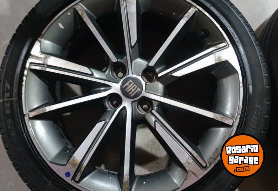 Accesorios para Autos - Llantas 17 Fiat Cronos Originales con Cubiertas $650.000 las 4. NO BAJO PRECIO - En Venta