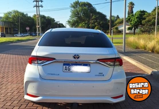 Autos - Toyota COROLLA SEG HIBRIDO 2023 Electrico / Hibrido 44000Km - En Venta