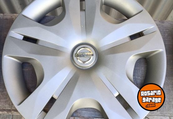 Accesorios para Autos - Tazas originales Nissan r 15 - En Venta