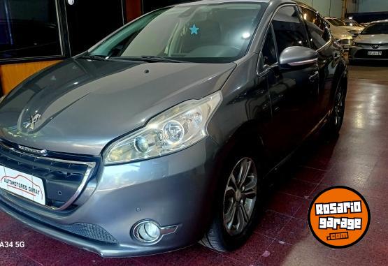 Autos - Peugeot 208 2013 Nafta 140000Km - En Venta