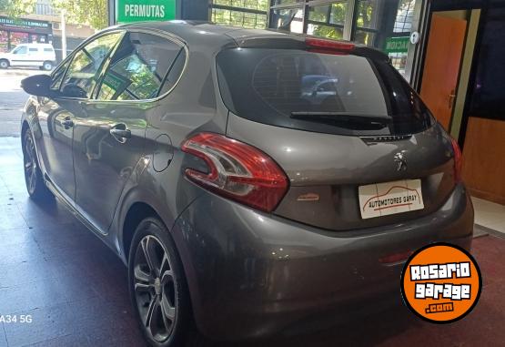 Autos - Peugeot 208 2013 Nafta 140000Km - En Venta