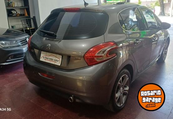 Autos - Peugeot 208 2013 Nafta 140000Km - En Venta