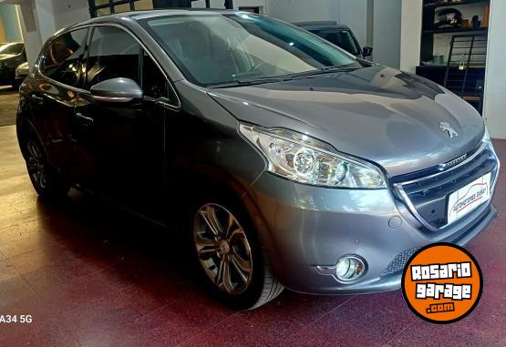 Autos - Peugeot 208 2013 Nafta 140000Km - En Venta