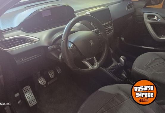 Autos - Peugeot 208 2013 Nafta 140000Km - En Venta