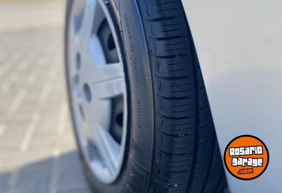 Autos - Suzuki Fun 2004 Nafta 111111Km - En Venta