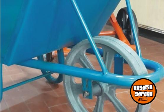 Herramientas - CARRETILLA DE CHAPA - RUEDA PLASTICA - $51.000 - MUY BUENA - En Venta