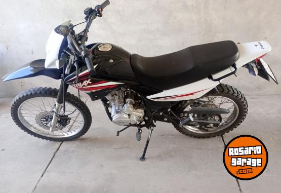 Motos - Corven Triax 150 2023 Nafta 15000Km - En Venta