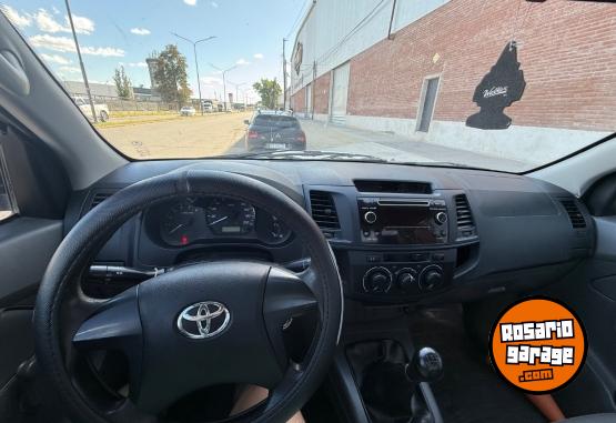 Utilitarios - Toyota Hilux cabina simple 2014 Diesel 208000Km - En Venta