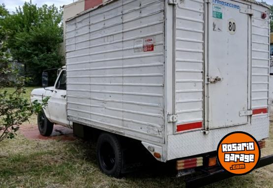 Camiones y Gr�as - Ford 350 motor Perkins - En Venta