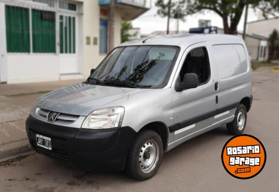 Utilitarios - Peugeot Partner 2011 Diesel 205000Km - En Venta