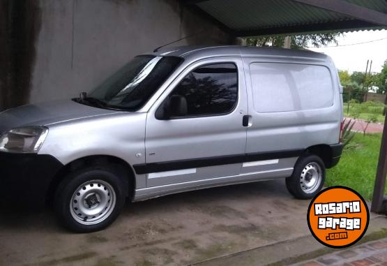 Utilitarios - Peugeot Partner 2011 Diesel 205000Km - En Venta