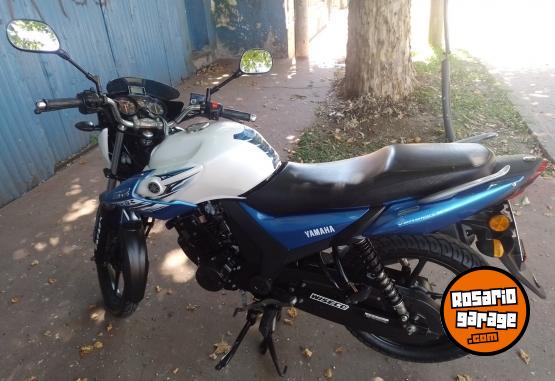 Motos - Yamaha SZ R15 (150 cc) 2016 Nafta 5555Km - En Venta