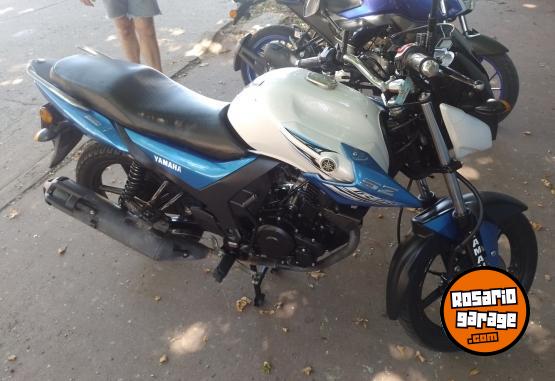 Motos - Yamaha SZ R15 (150 cc) 2016 Nafta 5555Km - En Venta