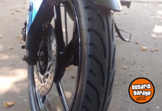 Motos - Yamaha SZ R15 (150 cc) 2016 Nafta 5555Km - En Venta