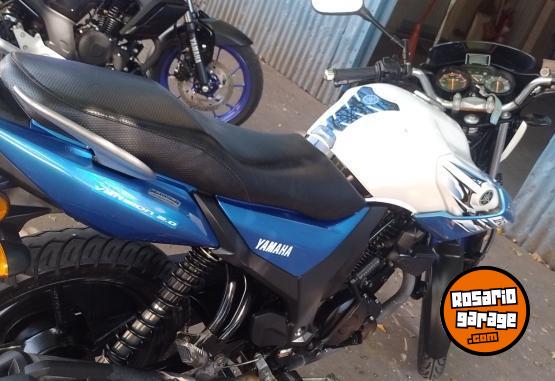 Motos - Yamaha SZ R15 (150 cc) 2016 Nafta 5555Km - En Venta