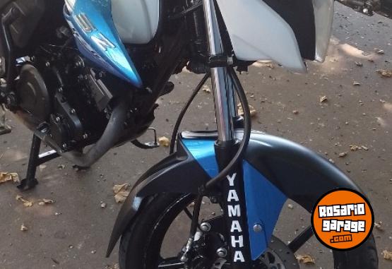 Motos - Yamaha SZ R15 (150 cc) 2016 Nafta 5555Km - En Venta