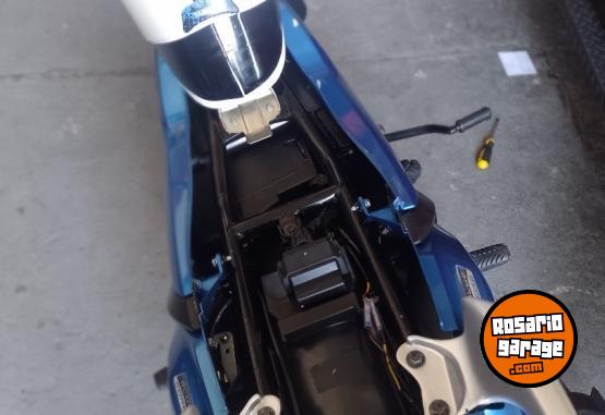 Motos - Yamaha SZ R15 (150 cc) 2016 Nafta 5555Km - En Venta