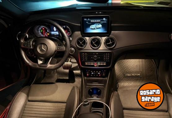 Autos - Mercedes Benz GLA250 4 matic 2019 Nafta 111000Km - En Venta