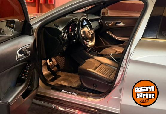 Autos - Mercedes Benz GLA250 4 matic 2019 Nafta 111000Km - En Venta