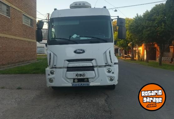 Camiones y Gr�as - Vendo/permuto - En Venta