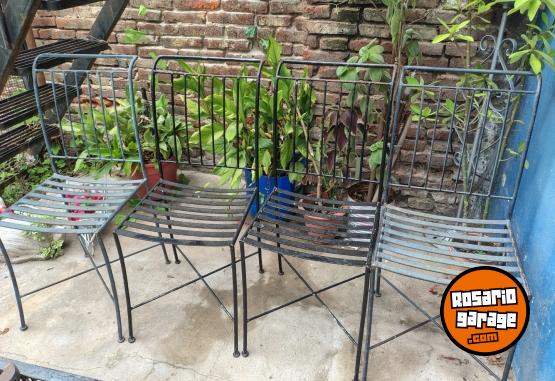 Hogar - Cuatro sillas de hierro - En Venta