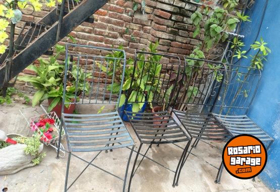 Hogar - Cuatro sillas de hierro - En Venta