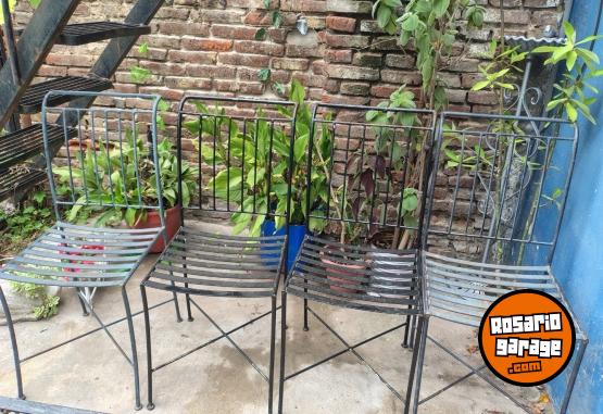 Hogar - Cuatro sillas de hierro - En Venta