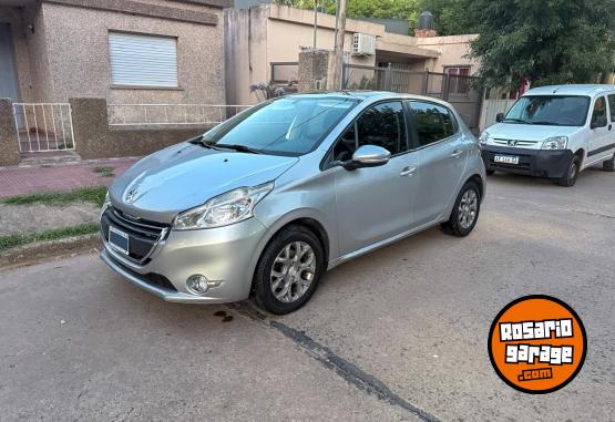 Autos - Peugeot 208 2013 Nafta 126000Km - En Venta