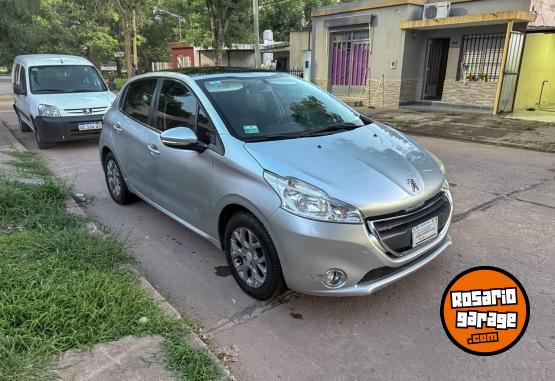 Autos - Peugeot 208 2013 Nafta 126000Km - En Venta