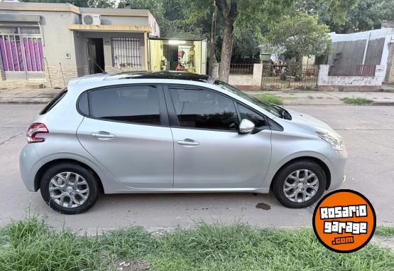 Autos - Peugeot 208 2013 Nafta 126000Km - En Venta