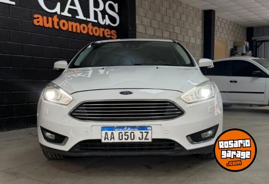 Autos - Ford Focus Titanium 2016 Nafta 137000Km - En Venta