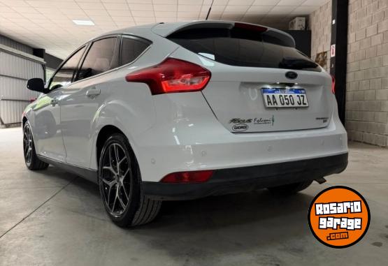Autos - Ford Focus Titanium 2016 Nafta 137000Km - En Venta