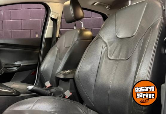Autos - Ford Focus Titanium 2016 Nafta 137000Km - En Venta