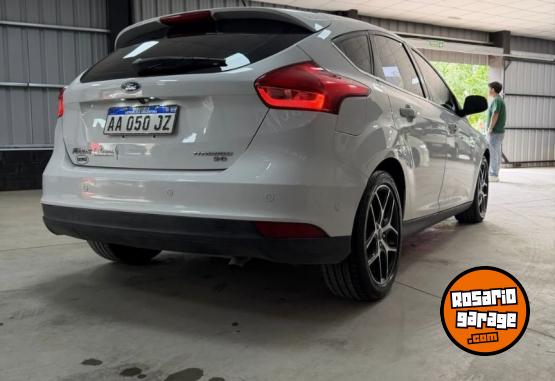 Autos - Ford Focus Titanium 2016 Nafta 137000Km - En Venta