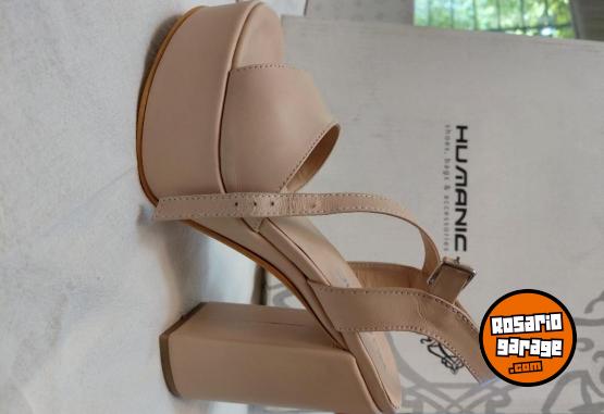 Indumentaria - Sandalias nude plataforma - En Venta
