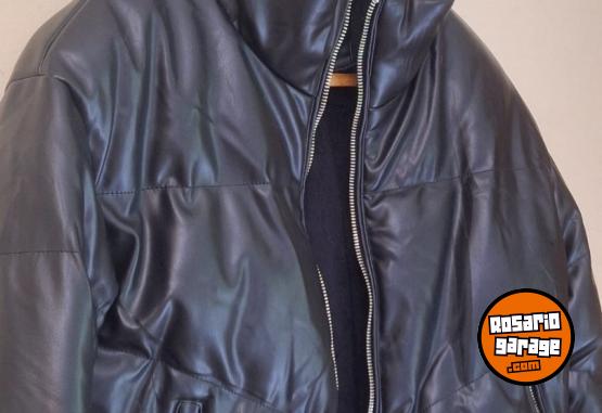 Indumentaria - Campera negra  puffer engomada con peluche interior - En Venta