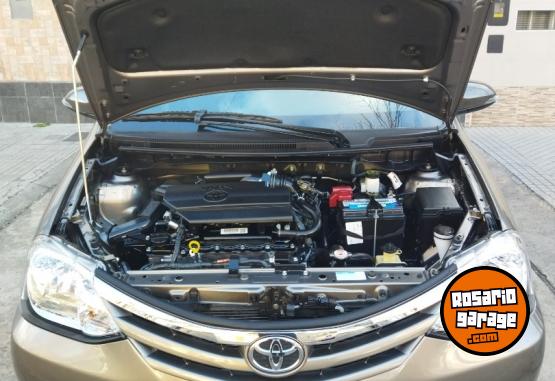 Autos - Toyota ETIOS XLS 2016 Nafta 71000Km - En Venta