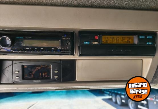 Camiones y Gr�as - IVECO CURSOR 330 - En Venta